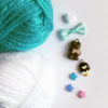 kit-loisir-creatif-enfant-customisation-chapeau-oreille-chat-bleu-detail