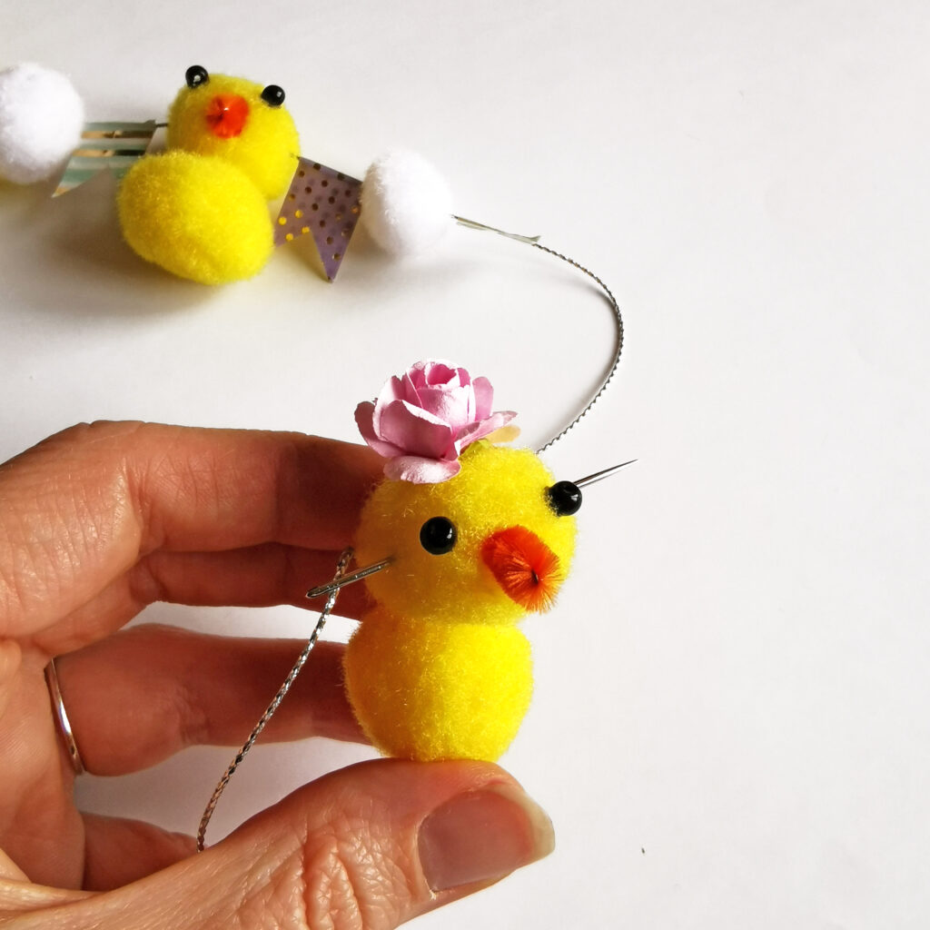 Activité pompons chiens à caresser. Loisir créatif. Collage dès 3 ans