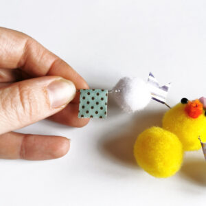 diy guirlande pompons paques fanion poussin